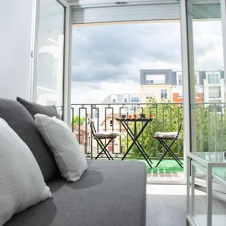 Apartment Luxe Paris Expo: Convenient Airport Retreat With Free Parking Le Blanc-Mesnil