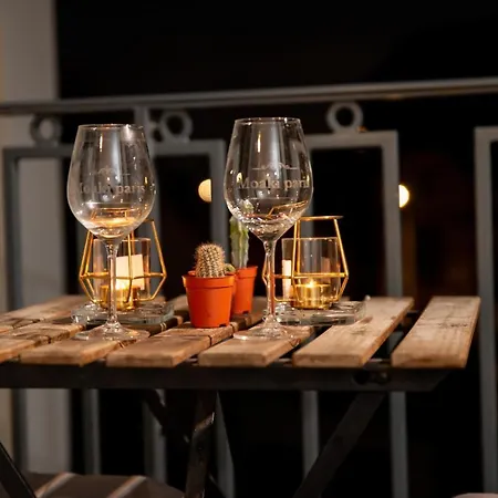 Apartment Luxe Paris Expo: Convenient Airport Retreat With Free Parking