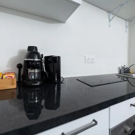 Luxe Paris Expo: Convenient Airport Retreat With Free Parking Apartment Le Blanc-Mesnil